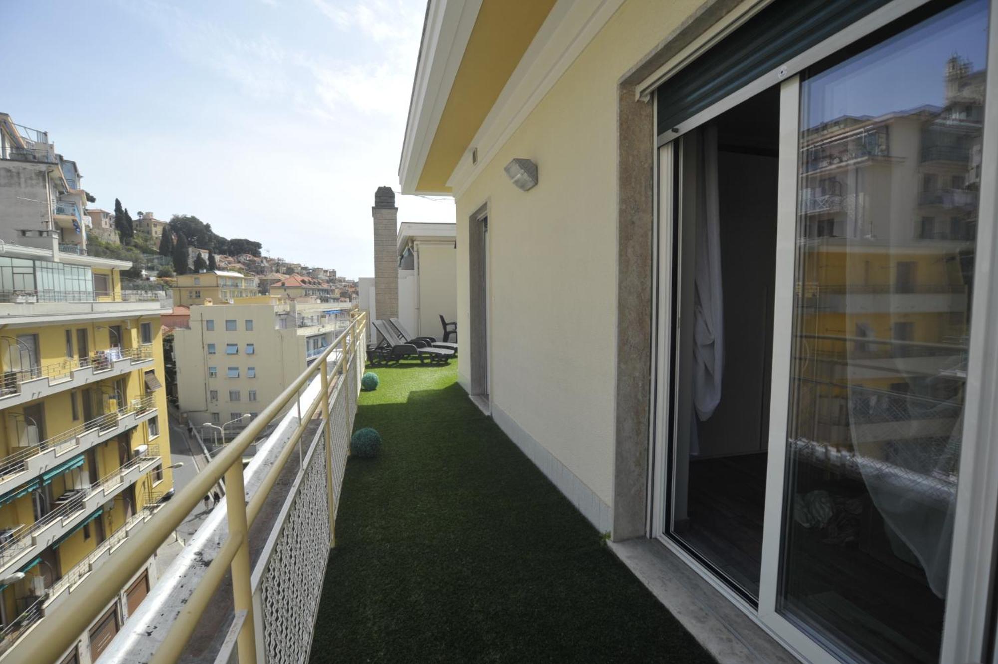 Casa Rosa Lucia Centrale Con Parcheggio Sanremo Exterior foto